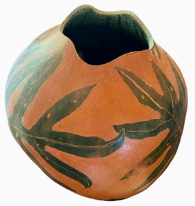 lot 104 image: Handcrafted Hawaiian Gourd Art with Leaf Motif