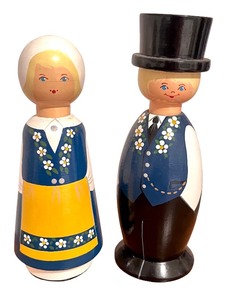 lot 37 image: Vintage Swedish Allan Flick Wooden Bottle Opener Dolls Pair