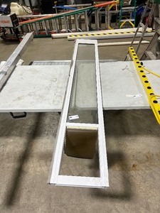lot 29 image: PETSAFE SLIDING DOOR INSERT FOR SMALLMEDIUM PET DOOR