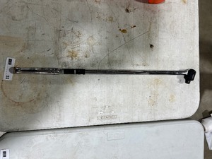 lot 53 image: 12 BREAKER BAR