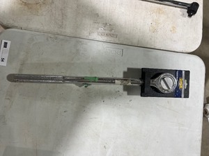 lot 54 image: 34 RATCHET HANDLE