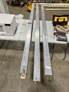 lot 56 image: 3 KINEWYNE EA BEAMS 92 TO 103 RATED FOR 2200LBS