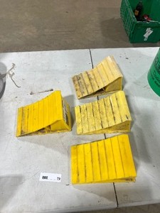 lot 79 image: QTY 4 WHEEL CHOCKS