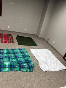 lot 87 image: 6 BLANKETS