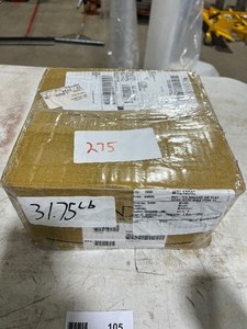 lot 105 image: 31 LBS 8 X1-14 SQUARE DRIVE FLAT HEAD W NIBS TYPE 17 SCREWS