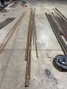 lot 134 image: VARIOUS STEEL BARS, SQ TUBE, & ANGLE IRON