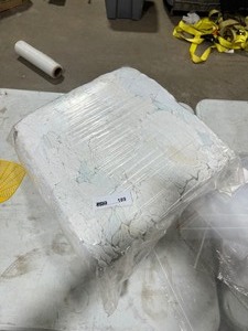 lot 189 image: 20 LBS BAG OF HIGH QUALITY RAGS