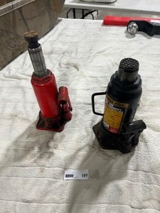 lot 191 image: 2 BOTTLE JACKS