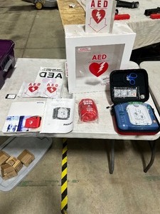 lot 203 image: PHILLIPS AED AUTOMATED EXTERNAL DEFIBRILLATOR