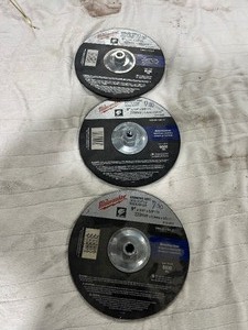 lot 214 image: QTY 3- MILWAUKEE 9 GRINDING DISCS (METAL)