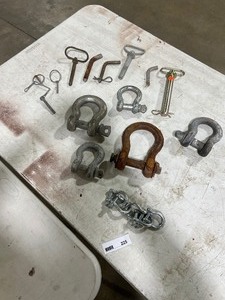 lot 225 image: VARIETY OF ITEMS