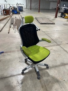 lot 232 image: OFFICE CHAIR