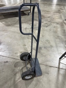 lot 233 image: 2 WHEEL HAND TRUCK