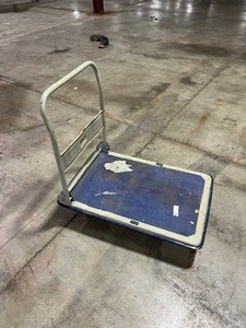 lot 237 image: 24 X 36 FOLDING PLATFORM TRUCK