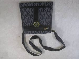 lot 8 image: (CSB) Michael Kors Handbag...