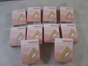 lot 19 image: (EC1) 10 Boxes of Bandages 20-Count...