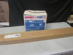 lot 21 image: (G-1) Vintage Revue Lux Sound 35 Su...