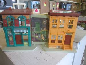 lot 46 image: (A-2) Vintage Fisher-Price Play Fam...
