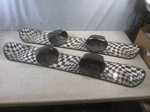 lot 91 image: (F-3) 2 GLX Sports Snowboards 41 1...