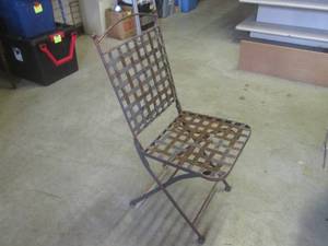 lot 98 image: (BR3) Vintage Metal Folding Chair...