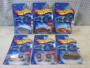 lot 121 image: (EC1) Assorted Hot Wheels in Packag...