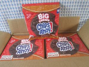 lot 180 image: (B-2) 14 Big Chewy Chips Ahoy Choc...