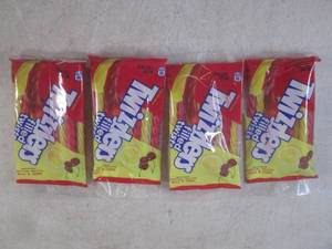 lot 186 image: (B-3) 4 Bags of Sweet & Sour Twizzl...