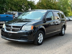 lot 6 image: 2011 DODGE GRAND CARAVAN MAINSTREET No Accidents