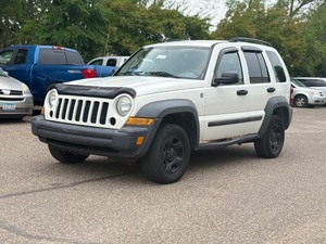 lot 13 image: 2006 JEEP LIBERTY SPORT 4x4  No Accidents (NO RESERVE)