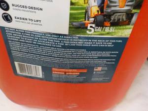 lot 161 image: 5 Gallon Containers...