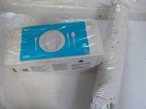 lot 69 image: 500 Napkins and 50 Coffee Cups...