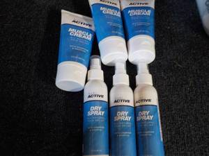 lot 106 image: 20 Elmers 4 oz School Glue...