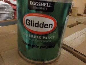 lot 122 image: 10 qts. Glidden Paint- your choice ...