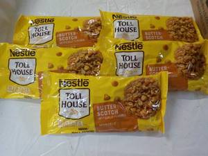 lot 252 image: 5 Bags Nestle Butterscotch 11 oz Mo...