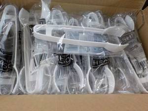 lot 290 image: Case of Yoshi 7 Long Plastic White...