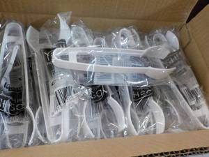 lot 293 image: Case of Yoshi 7 Long Plastic White...