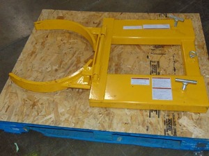 lot 11 image: Vestil DGS-55-D Steel Deluxe Single Drum Gripper 55 Gallon 43-316 In x 28 In x 7-18 In 1500 Lb. Capacity, Yellow