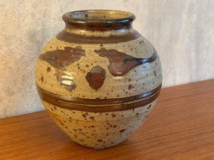 lot 18 image: Artisan Crafted Pottery Vase with Earth Tone Glaze, 8.25 Inches Tall