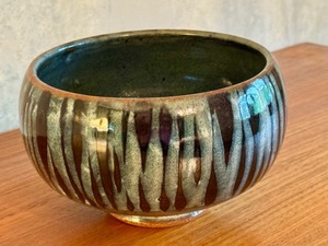 lot 30 image: Handcrafted Glazed Pottery Bowl with Unique Drip Pattern