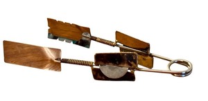 lot 42 image: Vintage Mid-Century Modern Abstract Metal Serving Tongs