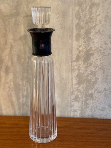 lot 46 image: Vintage Mid-Century Modern Crystal Decanter, 14 Inches Tall