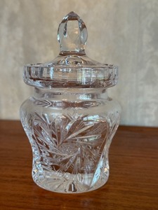 lot 71R image: Vintage Crystal Jam Jar with Lid, 6.5 Inches Tall