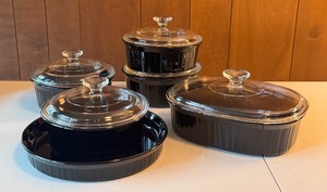 lot 112R image: Assorted Vintage Corning Ware Bakeware Set with Lids