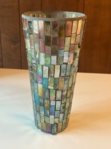 lot 89R image: Beautiful Mosaic Vase