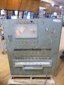 lot 28 image: Vintage Lehigh Smoke Center Cigarette Machine