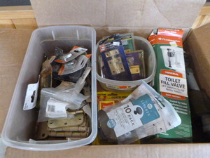 lot 63 image: Garage Items