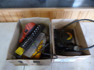 lot 77 image: Garage Items