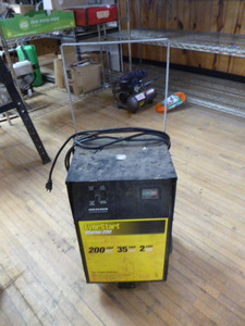 lot 101 image: Even Start Starter 200 Manual Quick Start Battery Charger