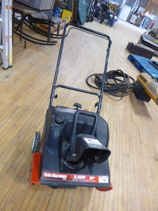 lot 115 image: Yard Machines Snow Thrower