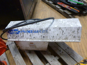 lot 128 image: LB White Tradesman Propane Heater
